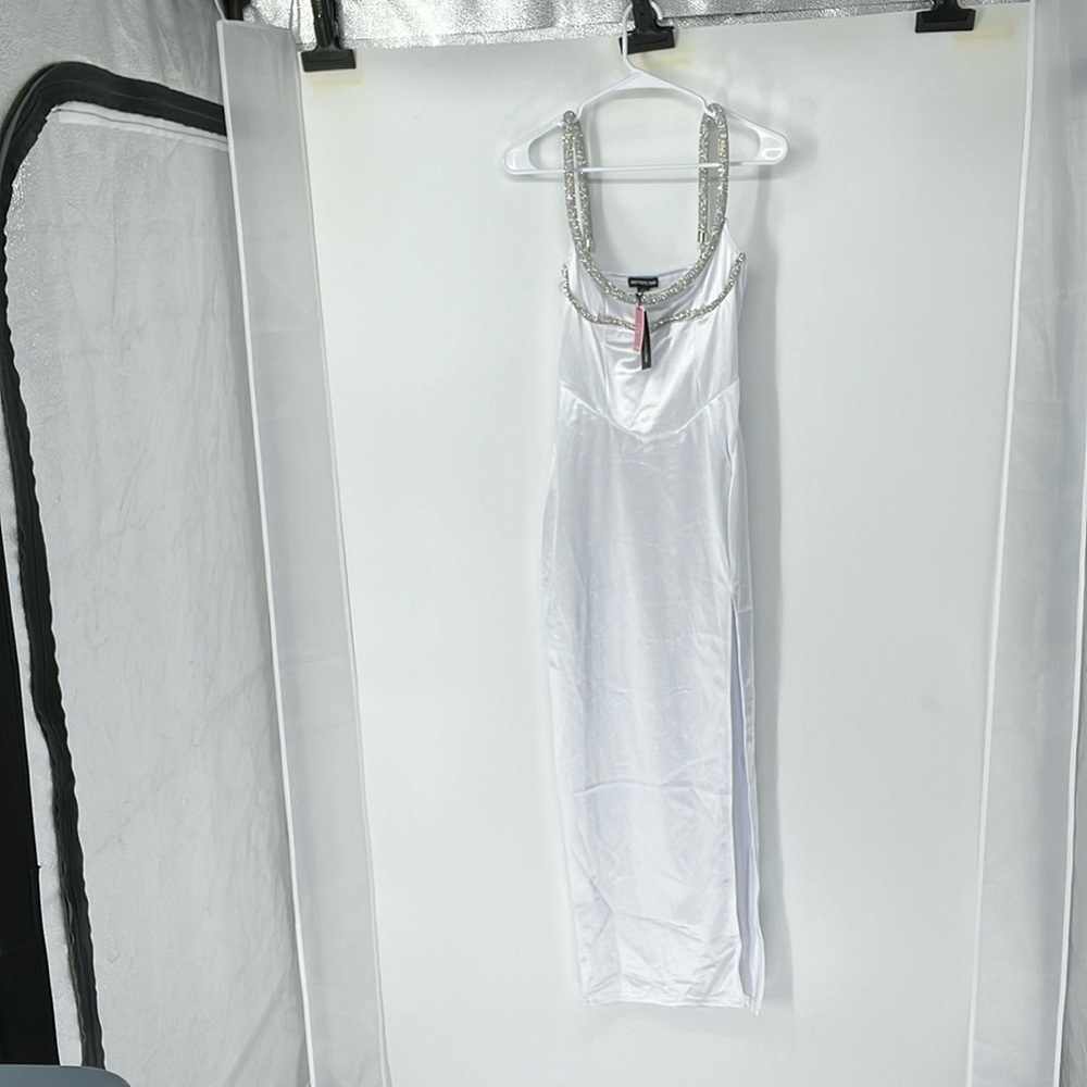 Pretty little thing NWT dress women’s 4